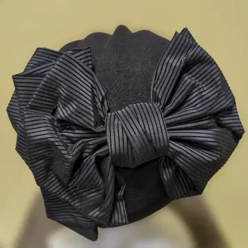 리본 포함 블랙 울 베레모