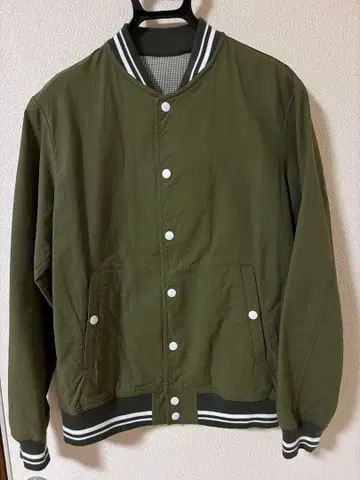 더 샵 TK 바시티 자켓풍 자켓 카키 M 사이즈
