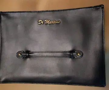 닥터마틴 천연 가죽 클러치백