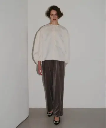 [택 포함 새상품] OHGA 벨로아 팬츠 그레이 S사이즈