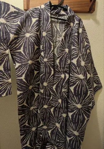 남색 꽃무늬 면 유카타