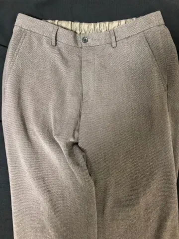 그린 레이블 릴랙싱 그린 레벨 브라운 슬랙스