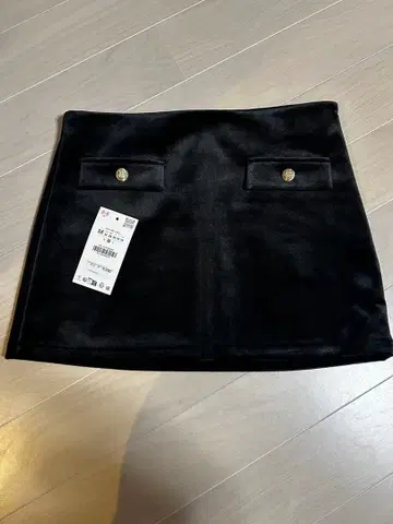 ZARA 숏 벨벳 스커트