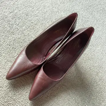 브룩스브라더스 심플한 스테디셀러 힐