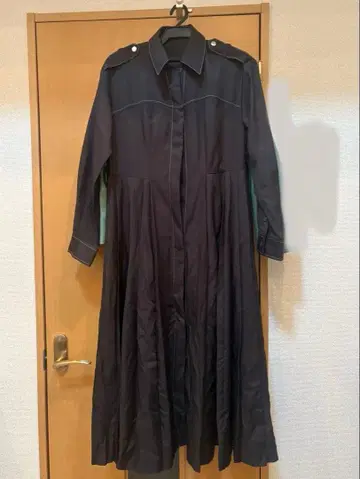 HARE 하이 배색 스티치 플리츠 원피스 벨트 없음