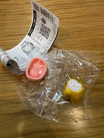 [새상품] 산리오 캐릭터즈 가챠가챠 치아 골드 키티 레어