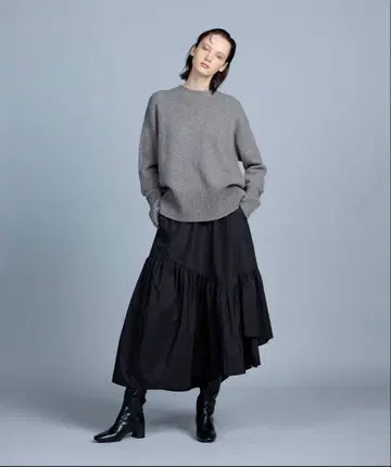 새상품급 NORC 노크 그레이 사이즈 2 울 캐시미어 크루넥 니트