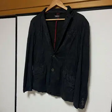 Lowbox 블랙 테일러드 자켓