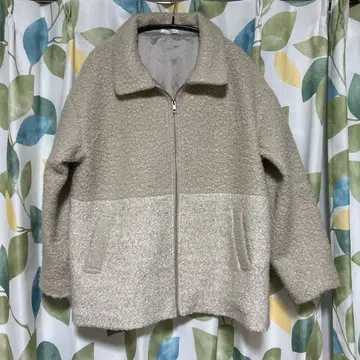 [ ITEMS URBAN RESEARCH ] 베이지 보아 절개 자켓