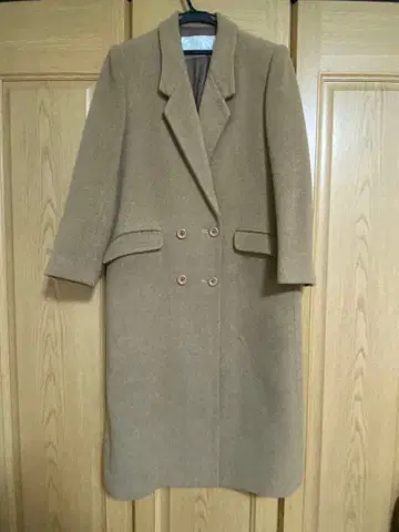 울 90% 베이지 더블 버튼 롱 코트