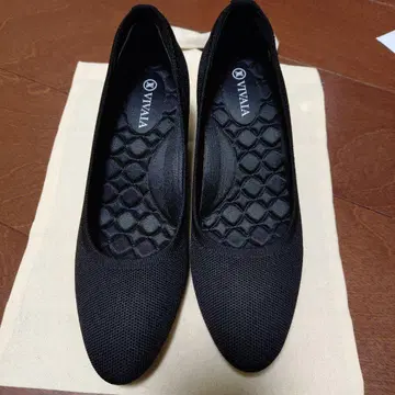 VIVAIA 블랙 플랫슈즈