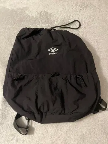 umbro 드로우 스트링 백팩 블랙