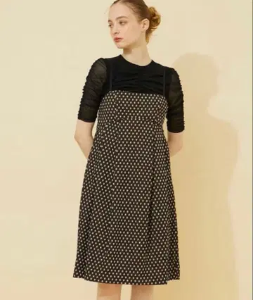 [INella/이네라] 지오메트릭 자카드 미니 원피스