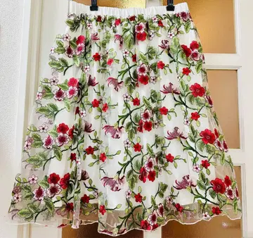 차비 커비 CHUBBY CURVY 자수 스커트 빅 사이즈