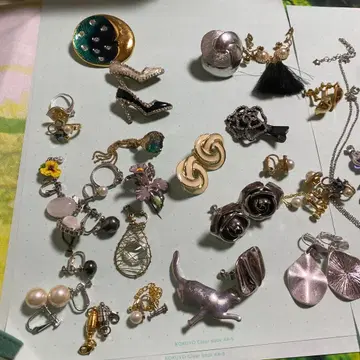 다양한 디자인의 주얼리 세트