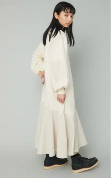 HeRIN.CYE 베린도트사이 Elbow patch knit OP