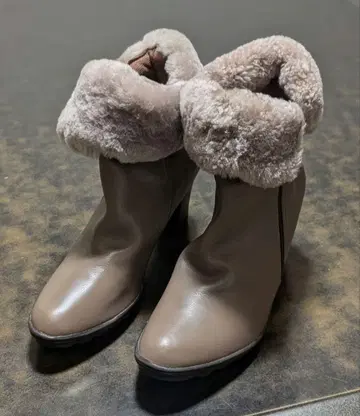 Darryl 무스탕 퍼 악센트 숏부츠 24.0cm