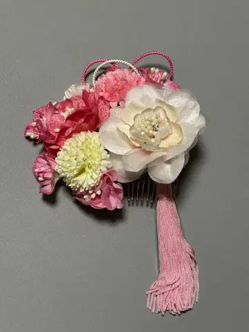 미사용품 꽃 장식 헤어콤 핑크 계열 태슬 포함