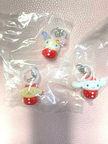 산리오 캐릭터즈 딸기 메지루시 액세서리 3개 세트