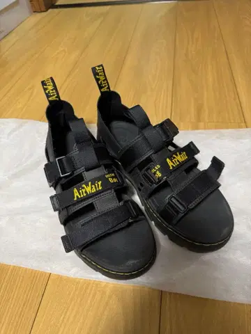 닥터마틴 Dr.Martens 샌들