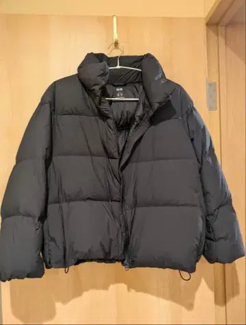 유니클로 파우더 소프트 다운 재킷 블랙