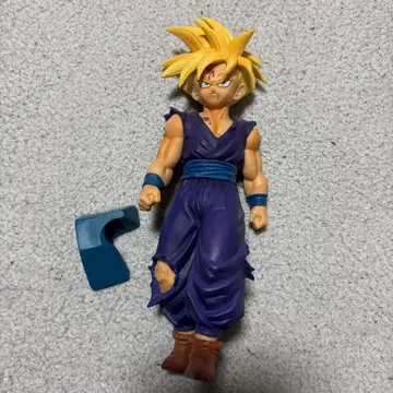 드래곤볼 트렁크 피규어