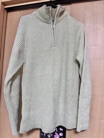 크림색 리브 하이넥 스웨터 M