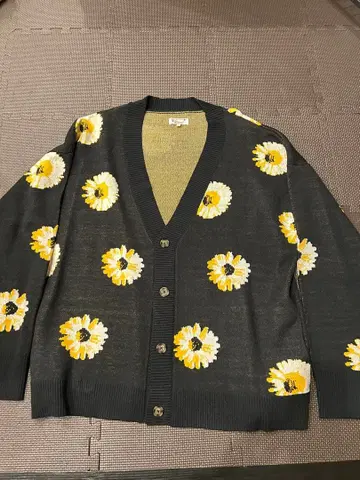 꽃무늬 블랙 니트 가디건