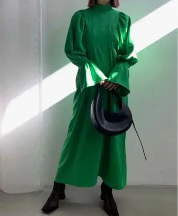 AMERI UPPEER VOLUME OVERDRESS