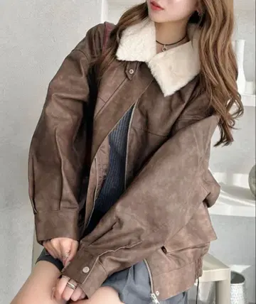 [ 360도 어른 귀여움 ] 탈부착 가능 보아 카라 인조 가죽 블루종