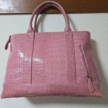핑크 크로커다일 패턴 핸드백