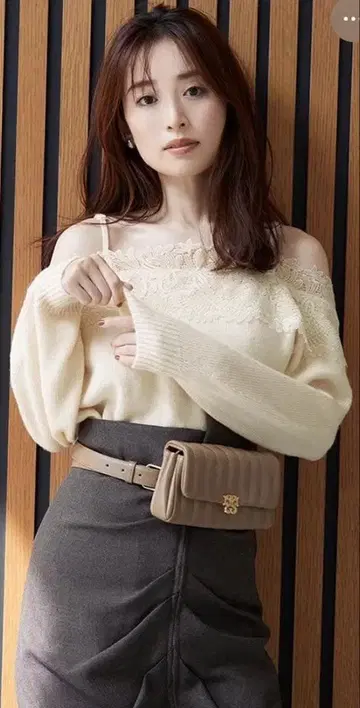 미사용 택 포함 레이스 트리밍 니트 풀오버 IVR