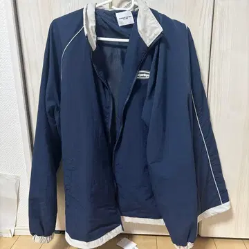 네이비 나일론 자켓 지퍼 포함