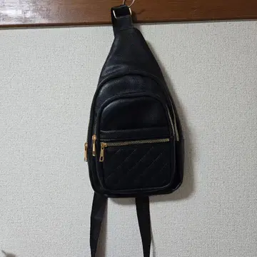 블랙 퀼팅 숄더백