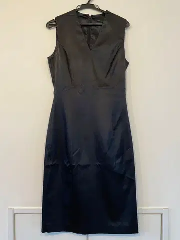 Le Souk 블랙 슬리브리스 무릎 기장 원피스