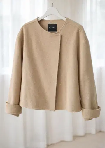 K_daba 노카라 자켓 베이지 숏 기장 예쁩니다.