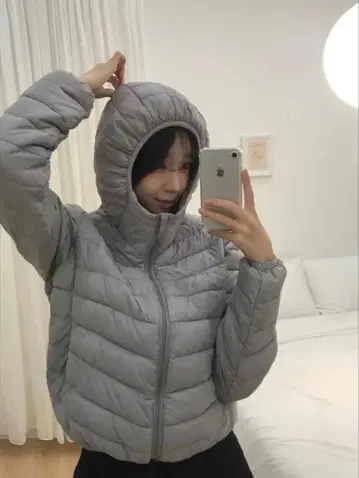 그레이 후드 부착 숏 기장 다운 자켓 한국 그레이