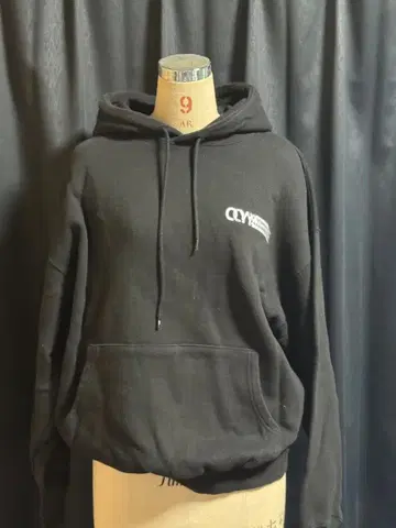 OY 디자인 후드티 뒷면 지퍼