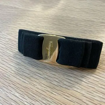 페라가모 머리핀 블랙