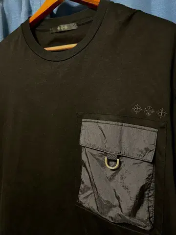 TATRAS 블랙 크루넥 티셔츠