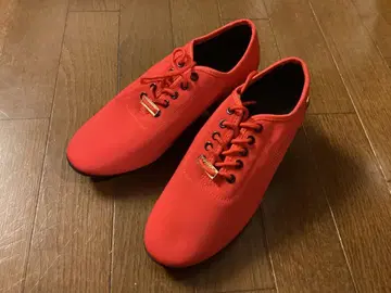 빨간색 메쉬 티처스 신발