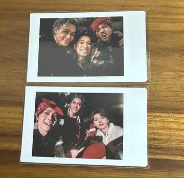 RESISTANCE 폴라로이드 카메다 유신