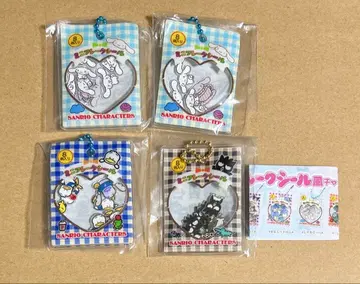 산리오 캐릭터즈 바스락 프레이크 씰풍 참 4개 세트