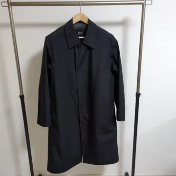 유니클로C 2025ss 블랙 스텐카라 코트 긴팔