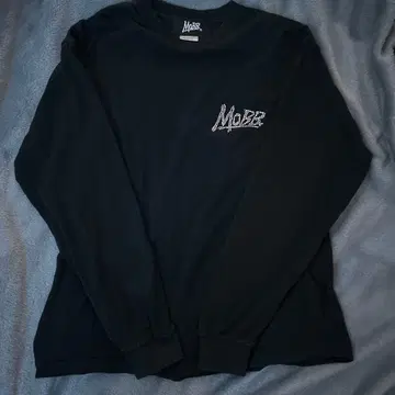 MOBB 롱T 큐빅 로고 블랙