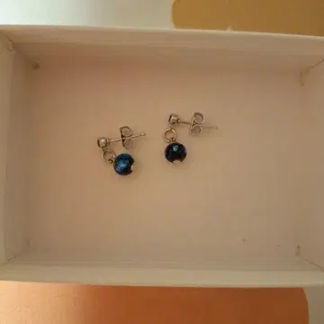 파란색 비즈의 실버 925 스터드 귀걸이