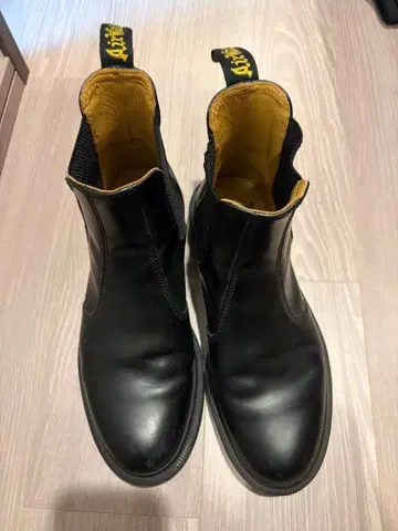 닥터마틴 사이드 고어 부츠