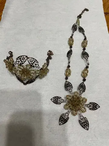 꽃 모티브 목걸이와 팔찌 세트