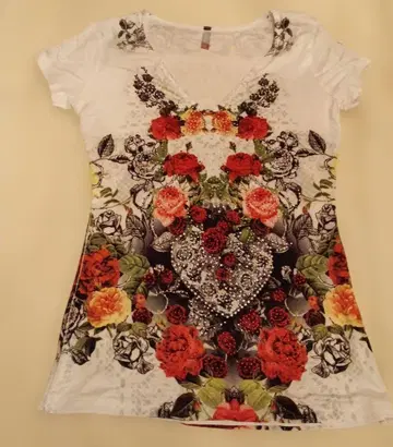 락 비주얼계 장미 패턴 비쥬 장식 반팔 T셔츠