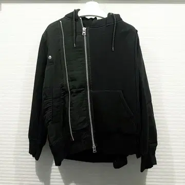 sacai 이소재 배색 지퍼 후드티